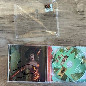 SIGNED CD Insert Photo - The Life of a Showgirl CD - Photo 2